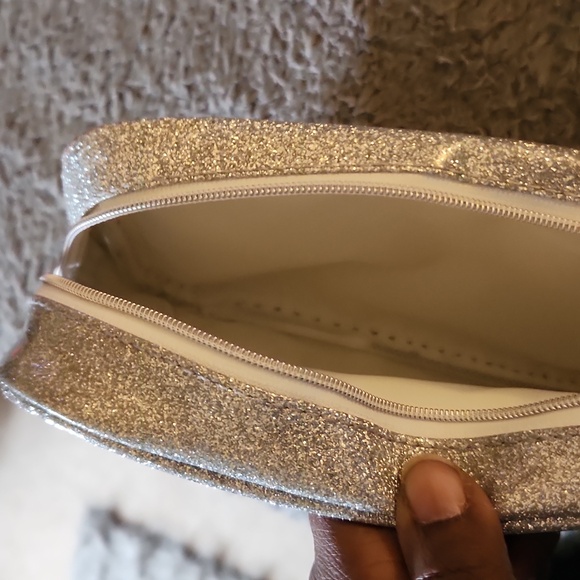 NWOT ! BETSEY JOHNSON MAKE UP BAG !! - Picture 3 of 3